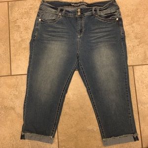 Wildflower Embellished Denim Capri’s, size 18